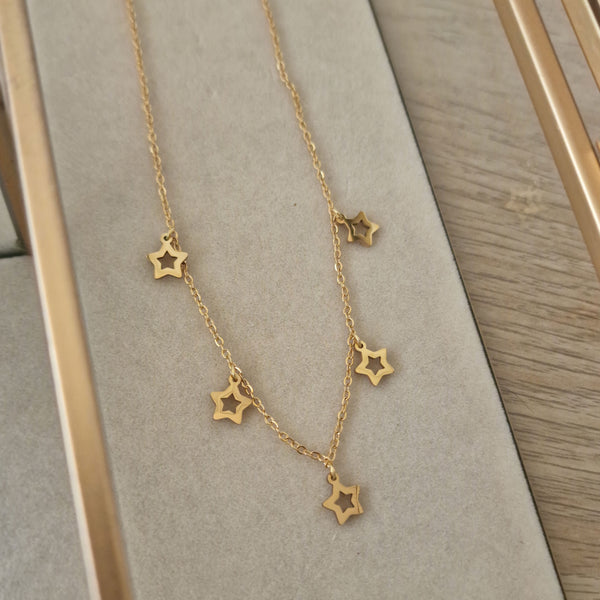 Collar con estrellas de acero inoxidable dorado - DiversoWomen